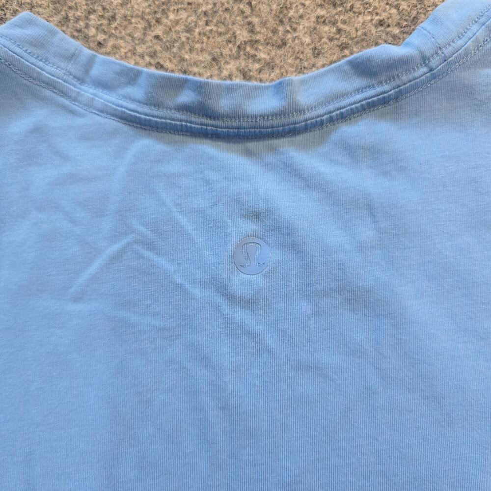 Lululemon Top Womens Size 8 Blue Love Tee Short Sleeve Crew Neck Casual Athletic - Picture 6 of 9